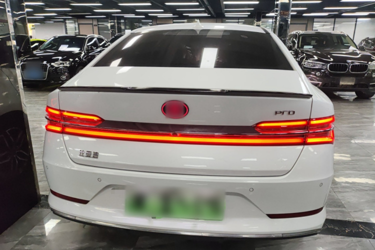 比亚迪 秦Pro新能源 2018款 EV500 智联领耀型车身外观6