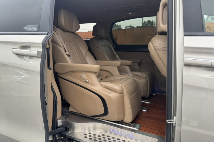 别克GL8 2020款 ES陆尊 653T 豪华型中控内饰7005