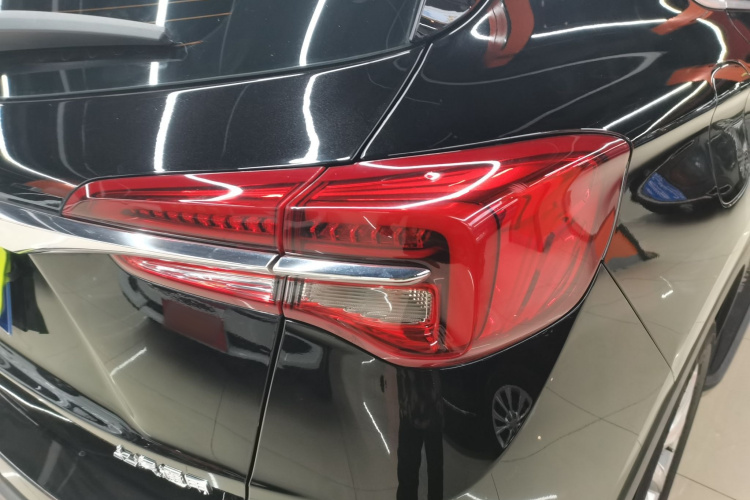 别克 昂科威 2021款 532T 两驱领先型车身外观9