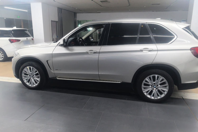 宝马X5(进口) 2014款 xDrive35i 豪华型车身外观4