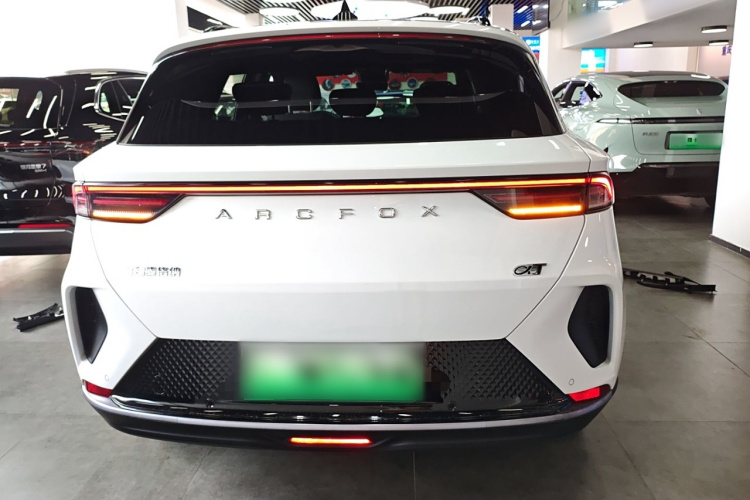 ARCFOX极狐 极狐 阿尔法T(ARCFOX αT) 2023款 480 森林版 175kW车身外观6