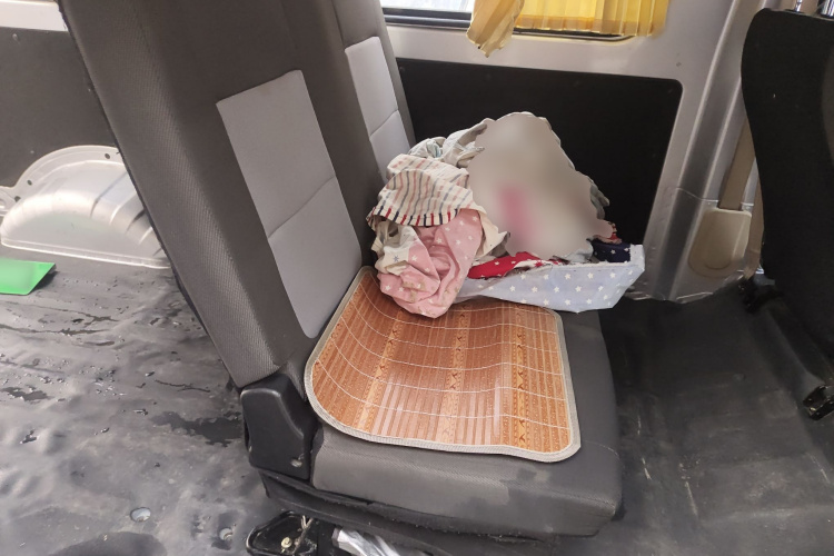 长安凯程 长安睿行M60 2023款 1.6L CNG舒适型客车6座中控内饰21