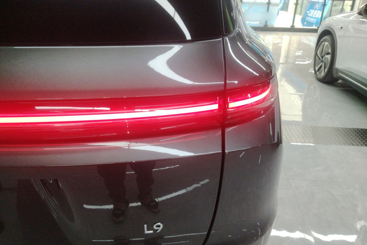 理想汽车 理想L9 2022款 Max车身外观9