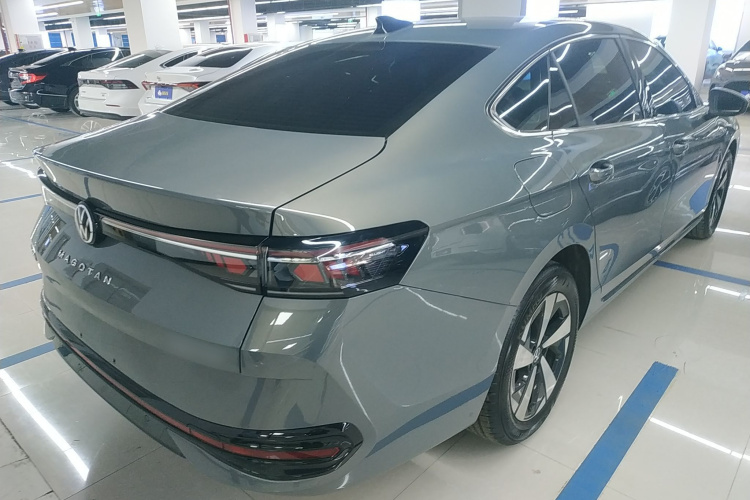 大众 迈腾 2024款  300TSI DSG尊享版显眼包车身外观7
