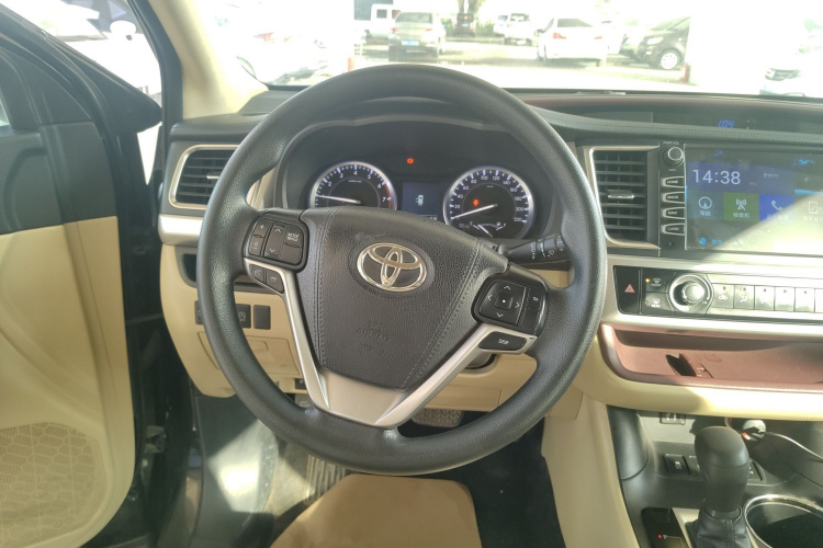 丰田 汉兰达 2015款 2.0T 四驱精英版 7座局部细节13