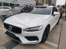 沃尔沃S60 2021款 T4 智逸豪华版