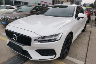 沃尔沃S60 2021款 T4 智逸豪华版