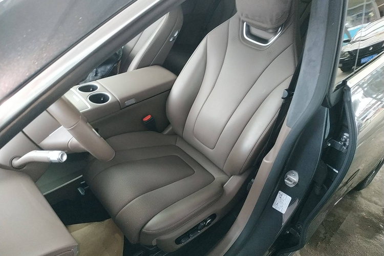 鸿蒙智行 智界R7 2025款 增程 251km Max中控内饰19