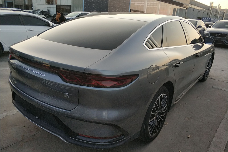 比亚迪 汉 2022款 DM-i 121KM 尊荣型车身外观7