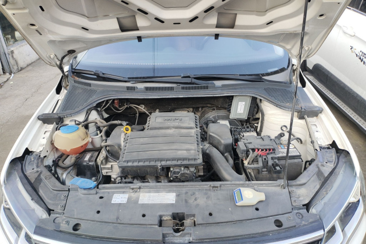 大众 捷达 2017款 1.4L 手动时尚型机舱底盘24