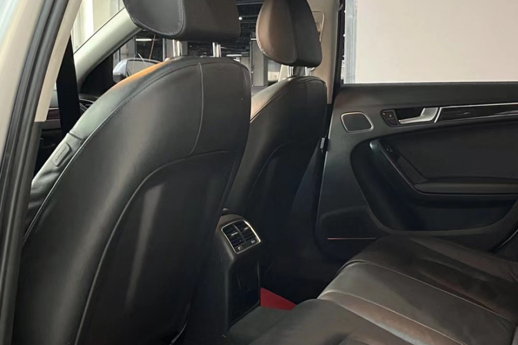 奥迪A4L 2015款 35 TFSI 自动舒适型车身外观6006