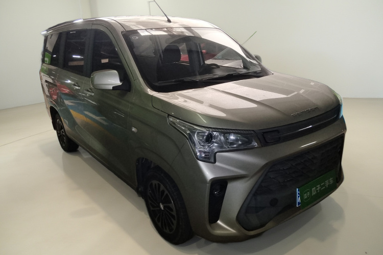 东风风光 风光380 2022款 1.5L 舒适型客车(钢板弹簧)5座车身外观3