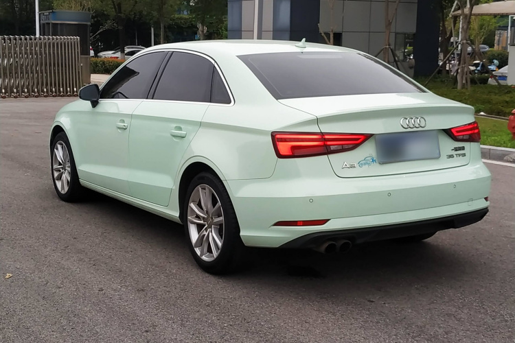 奥迪A3 2018款 30周年年型 Limousine 35 TFSI 进取型车身外观6004