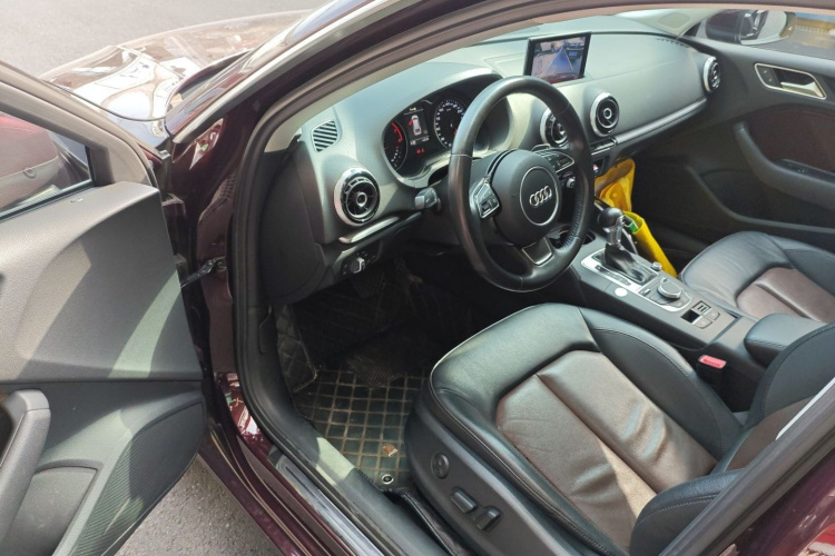 奥迪A3 2016款 Sportback 40 TFSI 风尚型中控内饰20