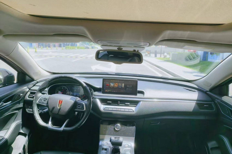红旗H5 2020款 1.8T 自动智联旗享版中控内饰7001