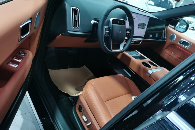 理想汽车 理想L6 2025款 Pro 智能焕新版中控内饰7003