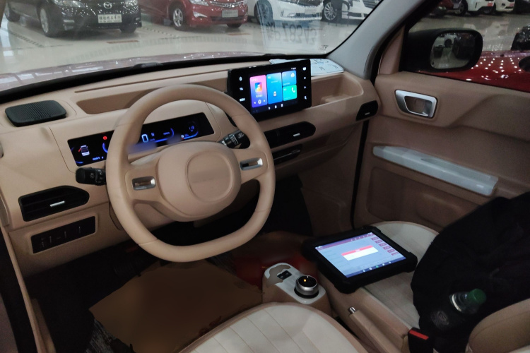 吉利银河 2023款 熊猫mini 200km 耐力熊中控内饰12