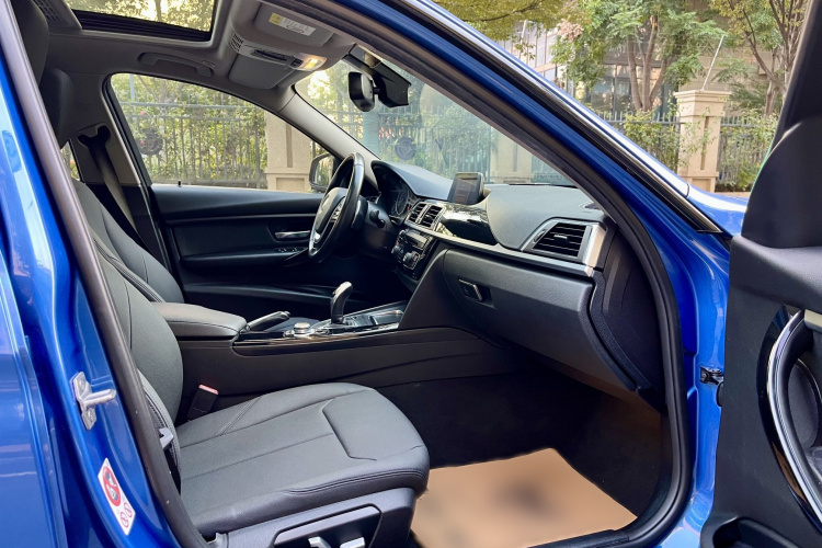 宝马3系 2017款 320Li M运动型局部细节41