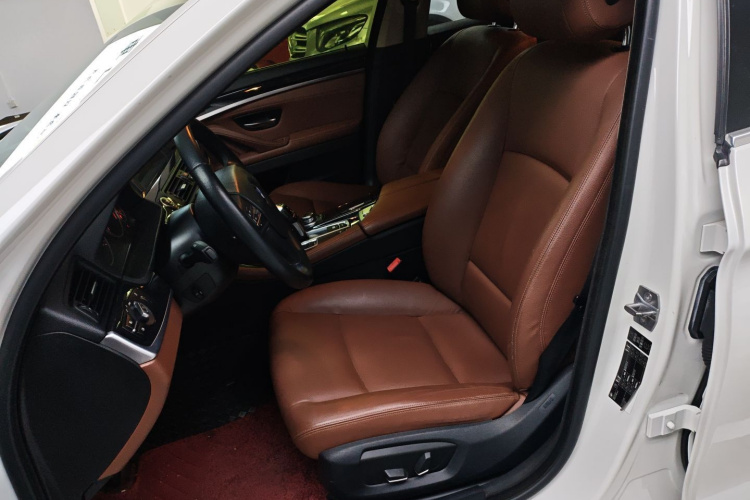 宝马5系(进口) 2014款 520i 典雅型中控内饰19