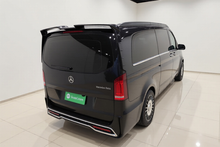 奔驰 威霆 2024款 2.0T 商务版 7座车身外观7