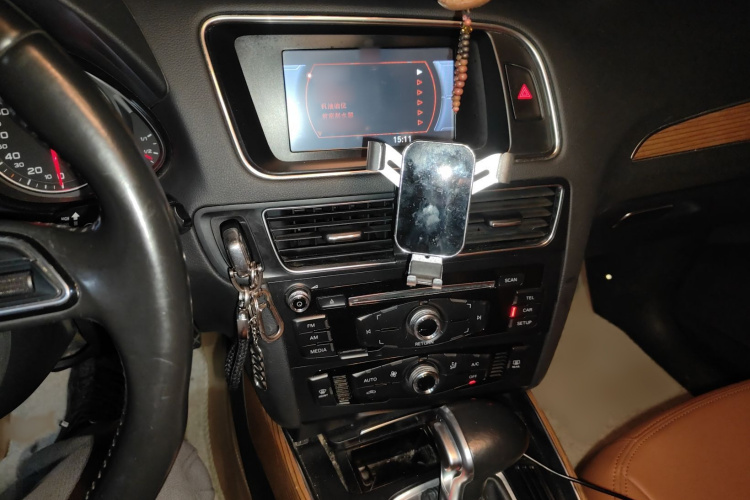 奥迪Q5 2015款 40 TFSI 进取型局部细节16