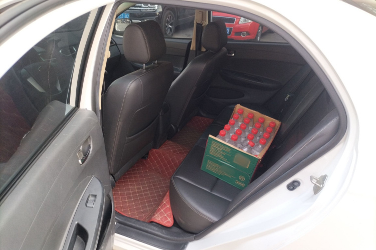 比亚迪F3 2020款 1.5L 手动豪华版中控内饰21