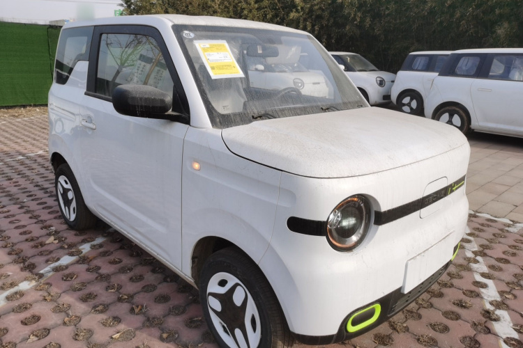 吉利银河 熊猫 2025款 210km 元气熊车身外观3