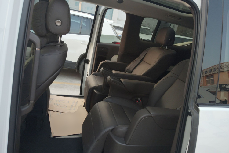 理想汽车 理想MEGA 2024款 Ultra中控内饰21