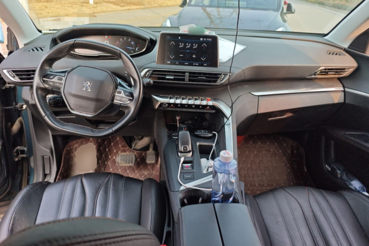 标致5008 2017款 350THP 7座无界版中控内饰12