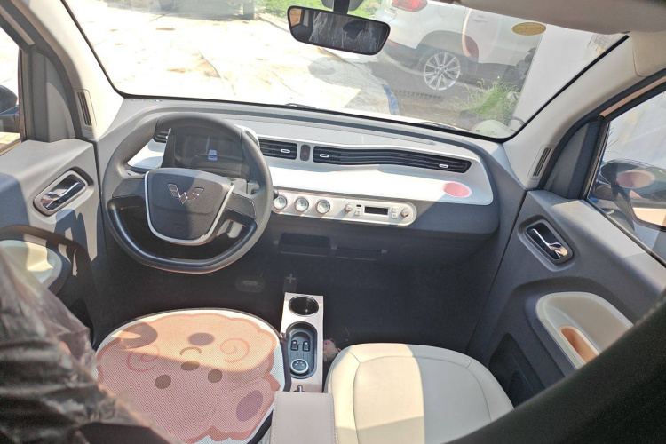 五菱汽车 宏光MINIEV 2022款 马卡龙时尚款 三元锂中控内饰7003