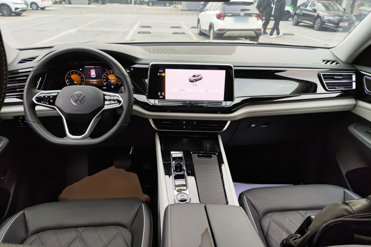 大众 途昂 2024款 380TSI 四驱尊崇旗舰版中控内饰7002