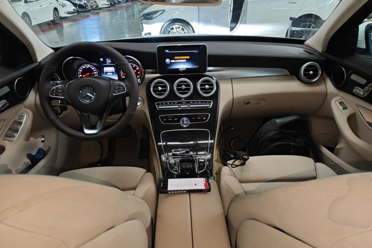 奔驰C级 2017款 C 200 L中控内饰7002