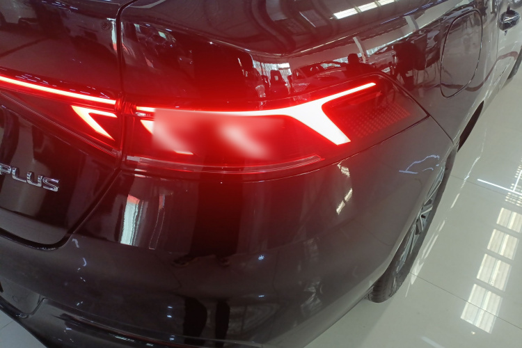 比亚迪 秦PLUS 2024款 荣耀版 DM-i 55KM领先型车身外观9