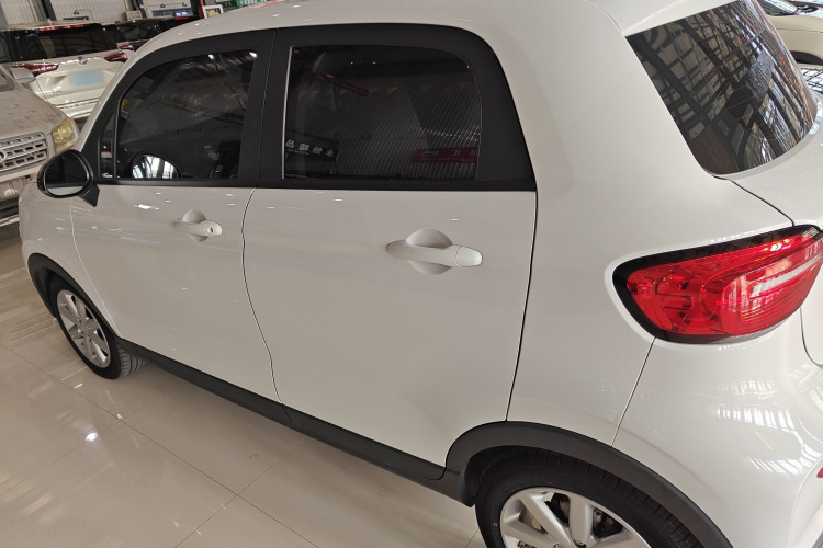 零跑汽车 零跑T03 2022款 皓玉版车身外观4