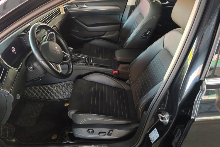 大众 迈腾 2020款 330TSI DSG 豪华型中控内饰19