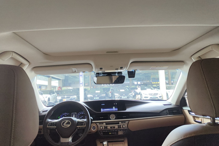 雷克萨斯ES 2017款 300h Mark Levinson舒适版中控内饰22