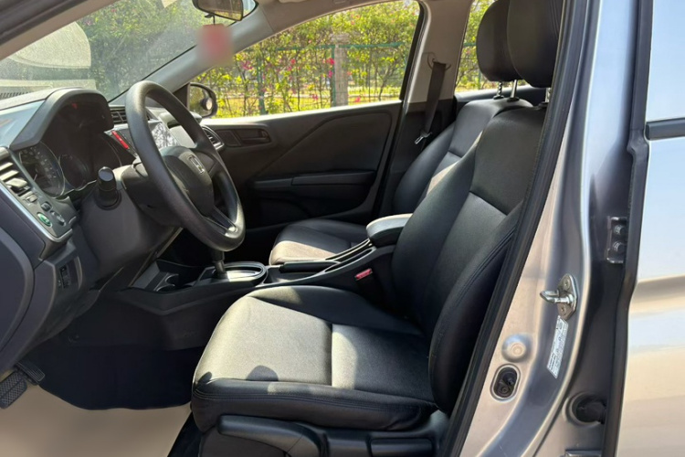 本田 锋范 2017款 1.5L CVT精英版中控内饰7004