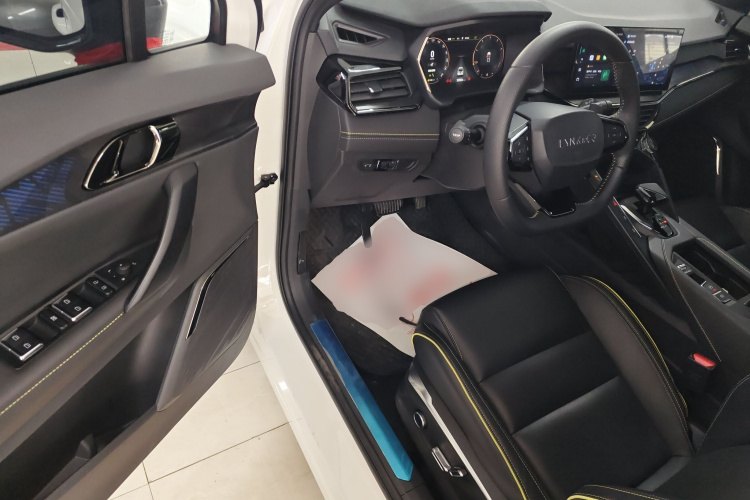 领克06 2023款 Remix 1.5T 劲Halo中控内饰20