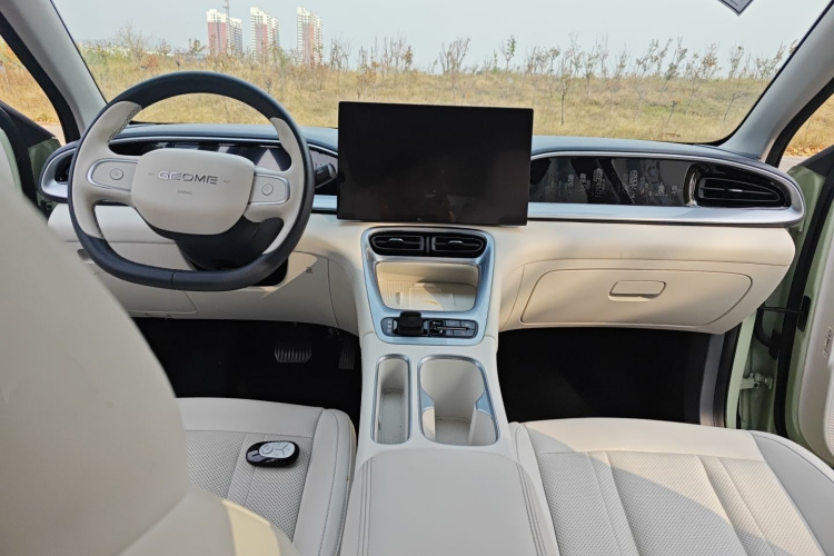 吉利银河 星愿 2025款 UP 410km 探索+版中控内饰7002