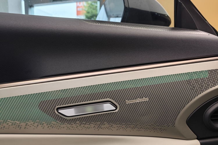 领克08 EM-P 2025款 245km 超长续航Halo中控内饰7005