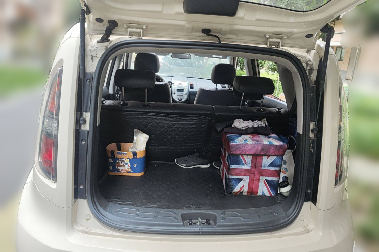 起亚 秀尔 2013款 1.6L AT Premium局部细节23