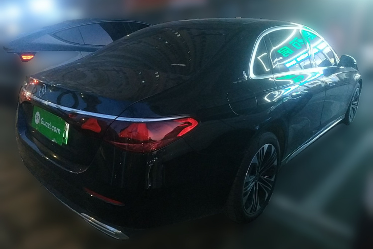 奔驰E级新能源 2024款 E 350 e L 插电式混合动力轿车车身外观7
