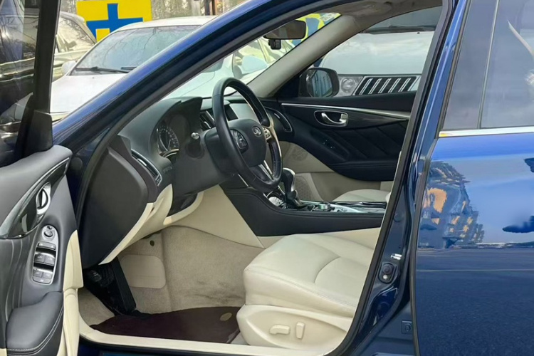 英菲尼迪Q50L 2015款 2.0T 舒适版中控内饰7006