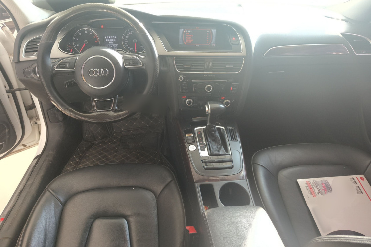 奥迪A4L 2016款 35 TFSI 典藏版 S line舒适型中控内饰12