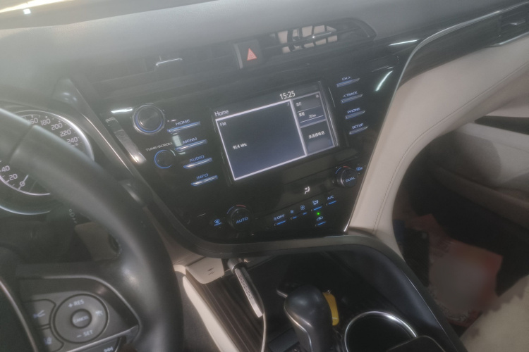 丰田 凯美瑞 2018款 2.0G 豪华版局部细节16