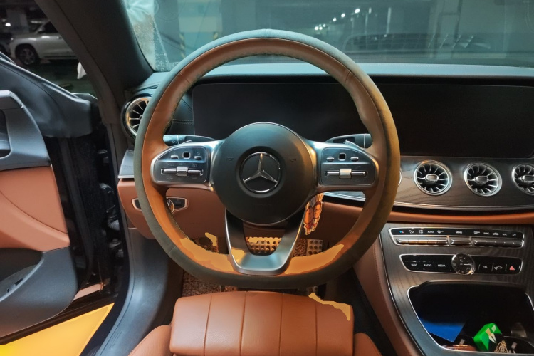 奔驰E级(进口) 2019款 E 200 4MATIC 轿跑车中控内饰13