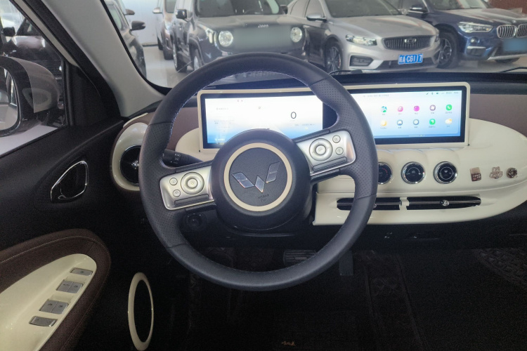 五菱汽车 五菱缤果 2023款 333km 灵犀互联款中控内饰13