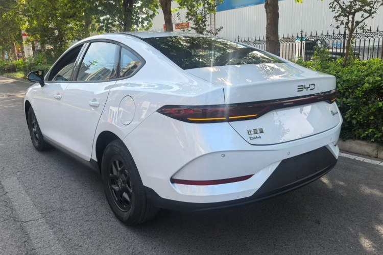 比亚迪 秦PLUS 2025款 DM-i 智驾版 128KM进取型车身外观6010