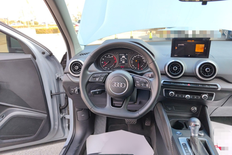 奥迪Q2L 2023款 35TFSI 时尚动感型中控内饰13
