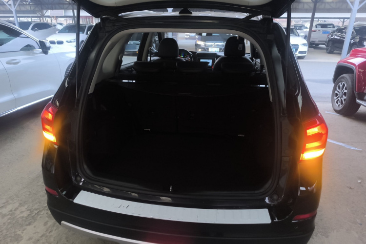 哈弗H6 2017款 蓝标 运动版 1.5T 手动两驱精英型机舱底盘23